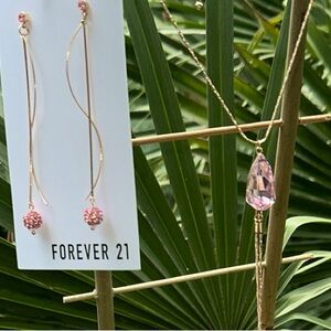 NWT💕Jewelry Set Pink Crystal and Gold Long Necklace and Earring Set
